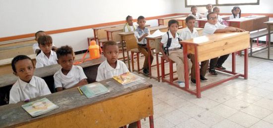 تربية الحوثيين تقرر إغلاق المدارس