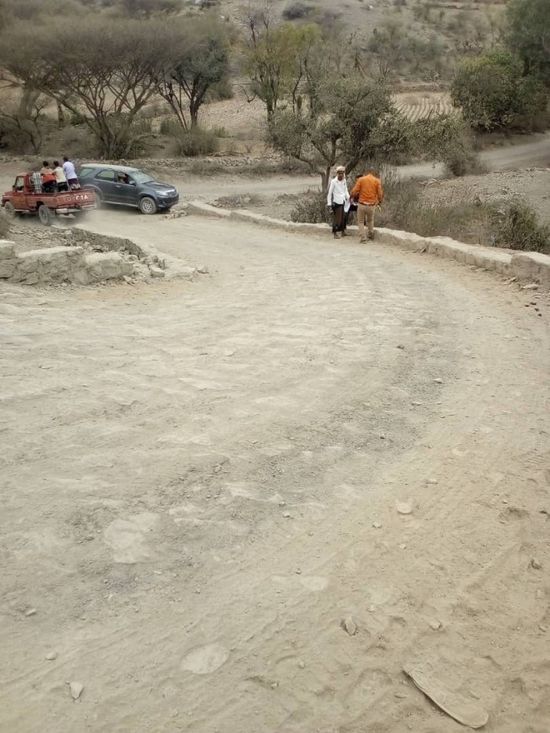 "الأشغال والنقل" يتفقدان مشروع طريق "نعمان - حبيل حنش"