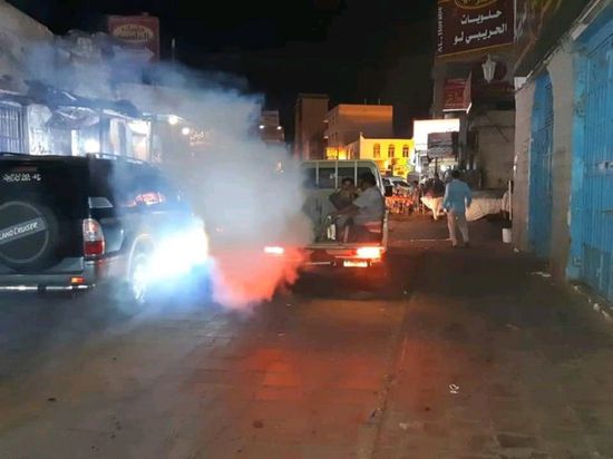 تواصل حملة الرش الضبابي في صيرة بعدن