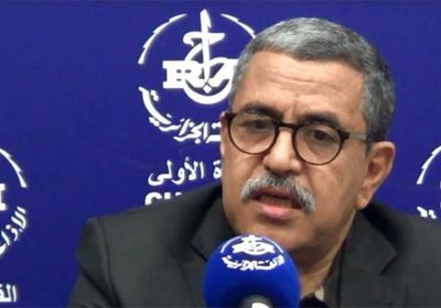 في محاولة لاحتواء الاحتجاجات.. الحكومة الجزائرية للمتظاهرين: الزموا بيوتكم خشية "كورونا"