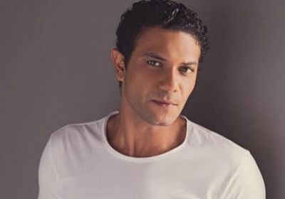 بالفيديو.. آسر ياسين يكشف عن تفاصيل فيلم "الشايب"