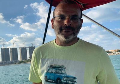 فيروس كورونا يُعيد أيمن بهجت قمر بعد اعتزاله