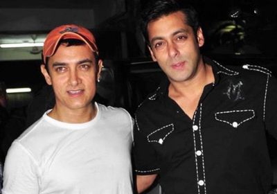 سلمان خان يحتفل بعيد ميلاد صديقه النجم عامر خان