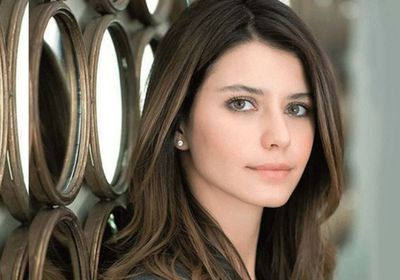 بعد غضب الجمهور.. بيرين سات تضطر لدخول الحجر الصحي