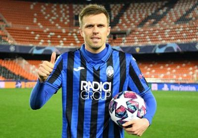 نجم أتالانتا يتبرع بجائزته الخاصة لمواجهة فيروس كورونا