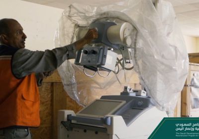 تواصل أعمال تأهيل مستشفى عدن (صور)