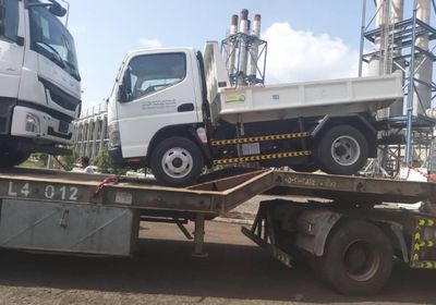 وصول معدات حملة النظافة بعدن (صور)