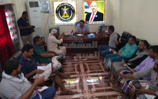 موظفو مصنع الوطنية يشكون إدارته لانتقالي لحج