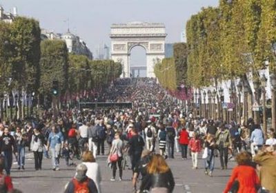 سكان باريس يغادرون العاصمة ويتجهون للريف خوفا من كورونا