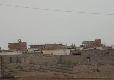 مليشيا الحوثي تهاجم المدنيين شرق التحيتا