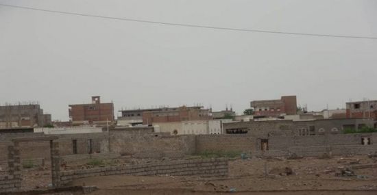 مليشيا الحوثي تهاجم المدنيين شرق التحيتا