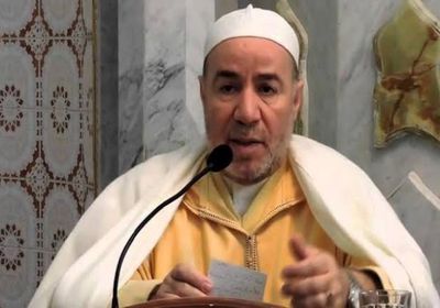 أوقاف الجزائر تعلق صلاة الجمعة وتوجه بغلق المساجد