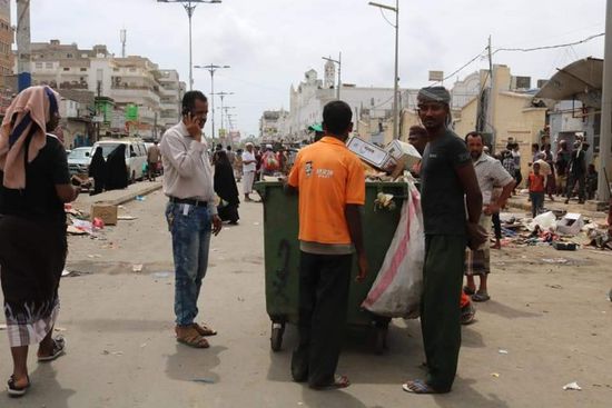 تواصل حملة النظافة في مديرية الشيخ عثمان