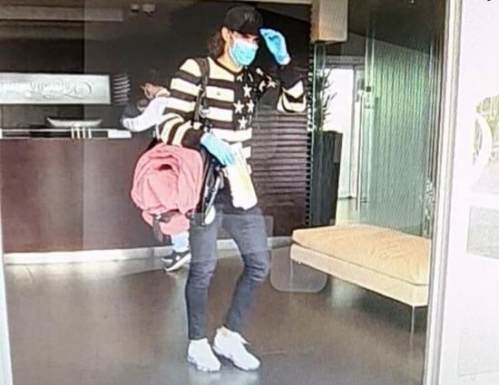 كافاني يغادر فرنسا هربا من فيروس كورونا