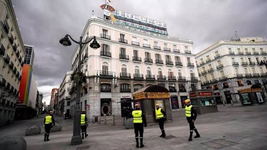 إسبانيا تعلن إغلاق كافة الفنادق بسبب كورونا