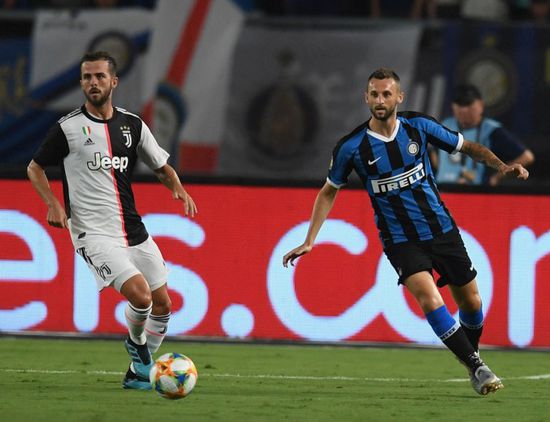 رئيس رابطة لاعبي إيطاليا لا يتوقع استئناف المنافسات في وقت قريب