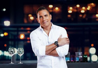 في تحدي الخير.. أمير كرارة يتكفل بمصاريف 100 أسرة (فيديو)