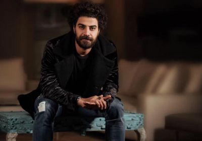 محمد وزيري يطرح برومو أولى أغانيه "وأنا معاك"