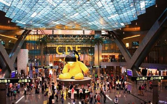 سياسي سعودي: مطار حمد الدولي بقطر تحول لسجن