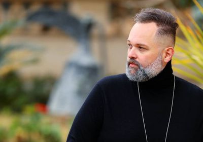 بصورة من الطفولة.. محمد محمود عبد العزيز يهنئ والدته بعيد الأم