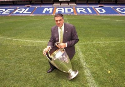 وفاة رئيس ريال مدريد السابق بفيروس كورونا