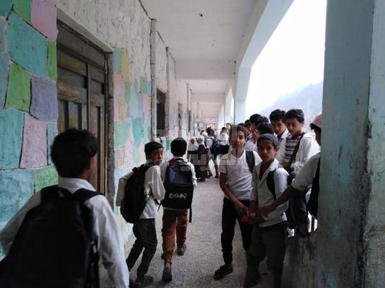 مواطن يغلق مدرسة بزعم ملكية أرضها في حالمين