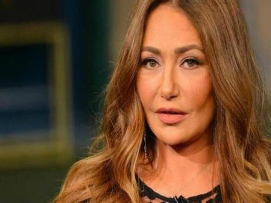 بالفيديو.. ليلى علوي تقبل تحدى كندة علوش وتتكفل بـ 50 أسرة 