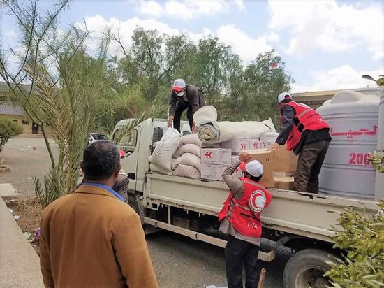 الصليب الأحمر: معونات لنزلاء مراكز الحجر الصحي بصعدة