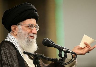 صحفي كويتي: تصريحات خامنئي بشأن كورونا مضحكة