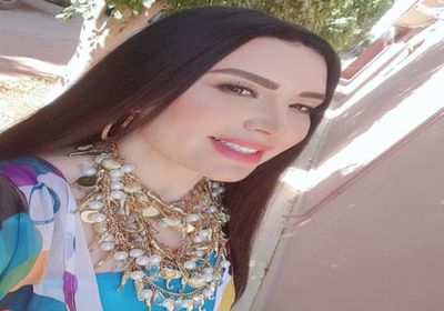 عبير صبري لجمهورها :خليك في البيت طالما مش مضطر تنزل"