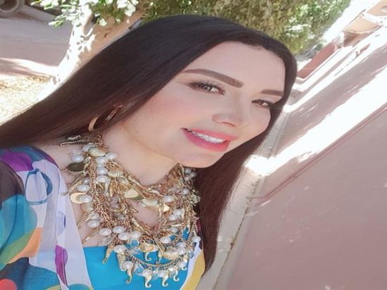 عبير صبري لجمهورها :خليك في البيت طالما مش مضطر تنزل"