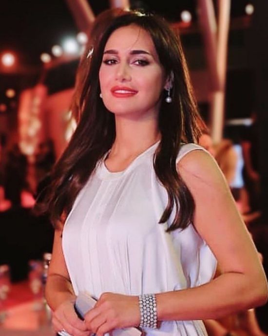 حلا شيحة عن كورونا :نزولك يعني انتشار الفيروس أكتر