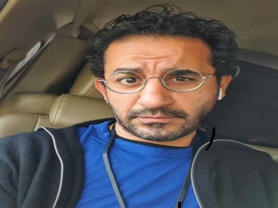 بفيديو كوميدي.. هكذا حث أحمد حلمي جمهوره على الجلوس في المنزل 