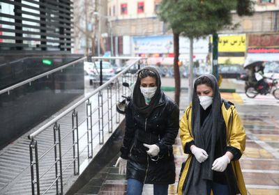 إعلامية لبنانية: شعب إيران يدفع ثمن جهل الملالي بالتعامل مع كورونا