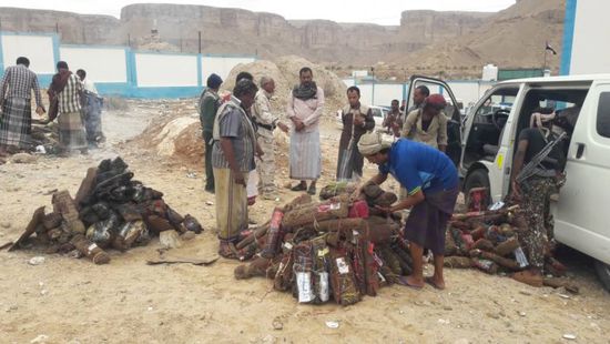 إتلاف 1320 بندل قات في دوعن (صور)