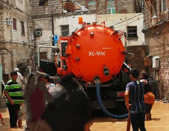 لمواجهة آثار السيول.. إزالة المياه والمخلفات وإصلاح الكهرباء في صيرة