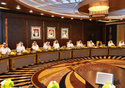 الأمارات تقر التجديد التلقائي لإقامة العمل والإعفاء من الفحص الطبي