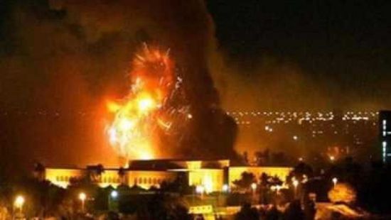 عاجل.. انفجارات عنيفة قرب السفارة الأمريكية ببغداد