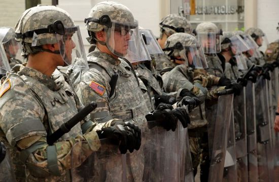 «كورونا» يهز وزارة الدفاع الأمريكية.. قرار مهم بشأن الجيش