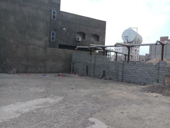 شكوى من مساكب مخالفة بحي بئر فضل في عدن