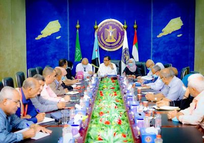 "إغاثية الانتقالي" تتدخل لمساندة ضحايا سيول عدن (صور)