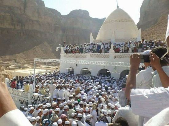 إلغاء فعاليات زيارة قبر النبي هود لمجابهة كورونا