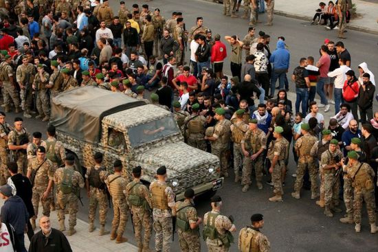  الجيش اللبناني يفرض حظر التجول ويدعو المواطنين للالتزام