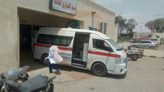 إصابة ٧ في انقلاب حافلة بلحج ونقلهم للمستشفى