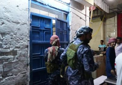 جولات أمنية في المكلا لفرض تدابير الوقاية من كورونا (صور)