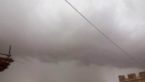 تأثر أجواء المناطق الساحلية برياح نشطة