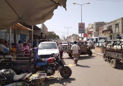 أسعار المواد الغذائية تقفز بأسواق أبين (صور)