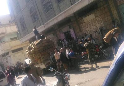 رغم قرار المنع.. مليشيا الإخوان تتربح من تجارة القات بتعز  