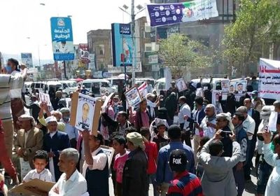 احتجاجات في تعز على قمع مليشيا الإخوان (صور)