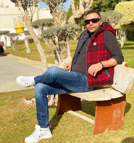 وسط الحظر.. محمد إمام يوجه رسالة ساخرة لـ أوس أوس (فيديو)